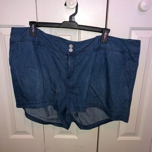Lightweight Chino Shorts